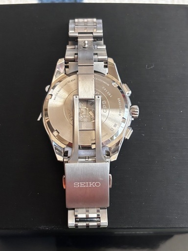 SEIKO アストロン　GPS衛星電波ソーラー ビッグデイト　チタン 黒文字盤