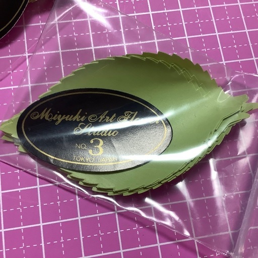 アートフラワー　カット弁　抜き弁　葉　飯田アートフラワー　バラの葉　NO3