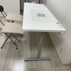 【無料】白のワークテーブル（大判）＆折りたたみ椅子2脚セットの画像