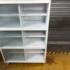 0420【美品】棚 ガラス扉 食器棚の画像