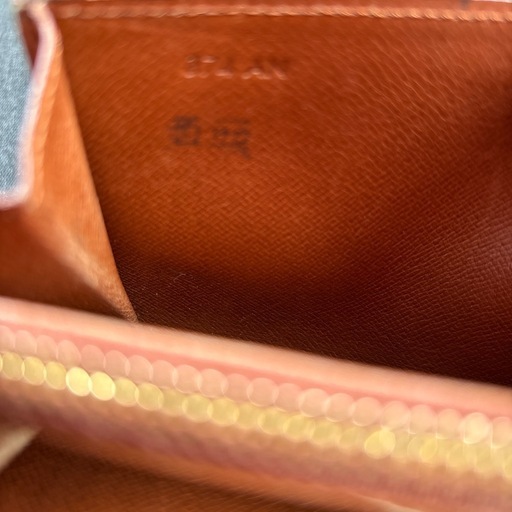 LV財布