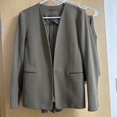 【THE SUIT COMPANY】レディーススーツ3点セットの画像