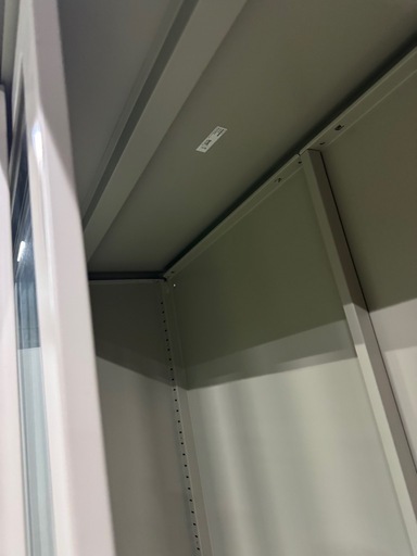 IKEA イドーセン　ガラス引き戸付き　キャビネット