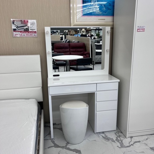 ??ドレッサー　ライト付き（WH）