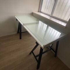 大きい机の画像