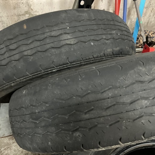ハイエース　タイヤ　195/80/15LT