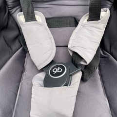 自転車のカゴに入るベビーカーの画像