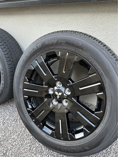 [新車外し]ミツビシデリカd5シャモニー純正18インチ　新品未使用