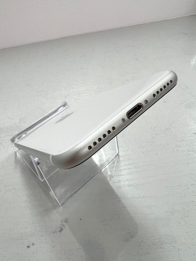 美品　iPhone SE2 64GB ホワイト　SIMフリー