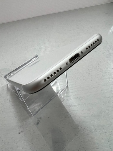 美品　iPhone SE2 128GB ホワイト　SIMフリー