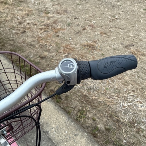 ブリヂストン電動自転車26インチバッテリーは2つつけます。1つは1番良いバッテリーをつけます。約40走れると思います。パワーモードで