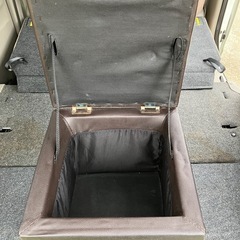 収納付き椅子の画像