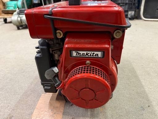 商談中 マキタ　発電機　Ｇ７００ 100V　660ｗ　50/60Hz　直流24V　8.3A