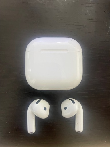 AirPods4