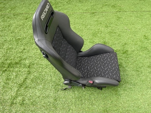 セミバケットシート