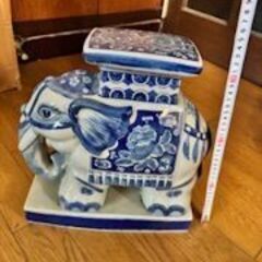 象の置物の画像