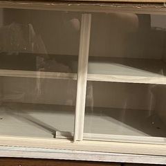 ミニ食器棚の画像