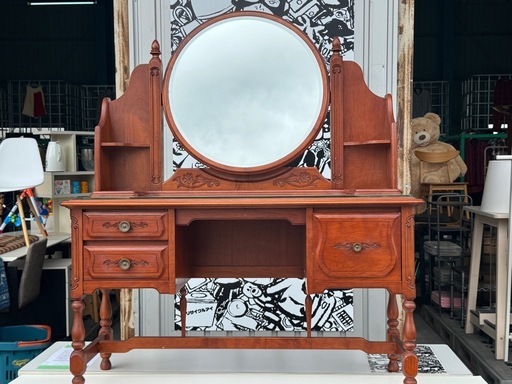 Antique dresser  アーリーアメリカン　ドレッサー
