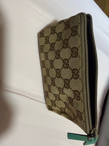 GUCCIポーチ