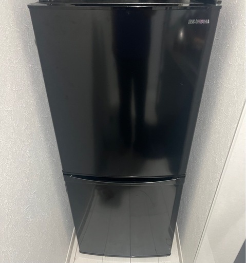 アイリスオーヤマ　冷蔵庫　142L ブラック　美品