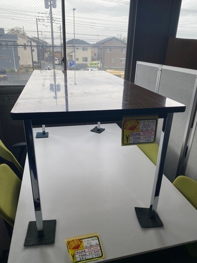 新古品 ミーティングテーブル 天板木目調