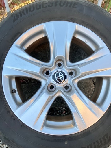 【決まりました】トヨタ　ラブ4 純正タイヤ　225 /65 R17
