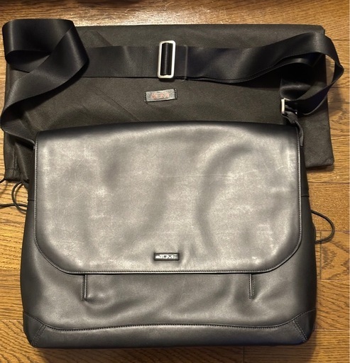 値下 美品 TUMI 2948D T-Track Tas Messenger Laptop / トゥミ フラップ式 スムースレザー 牛革 メッセンジャーバッグ 黒 ショルダーバッグ