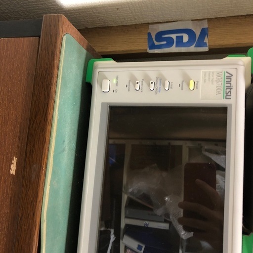 アンリツ製のベクトル信号発生器 MG3700A
