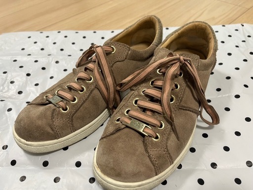 【中古】UGG スニーカー 23センチ　女性用