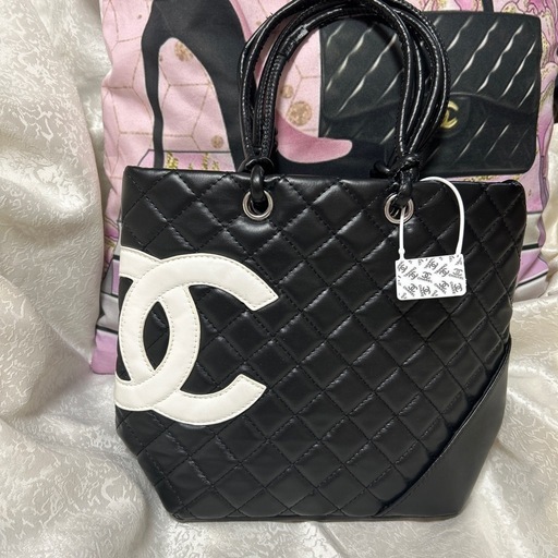 CHANELノベルティ、バック、早い者勝ちです❣️