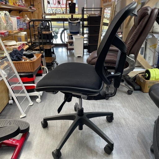 【オフィスチェア】【ブラック】クリーニング済み【管理番号0410】上