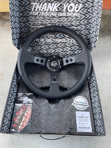 NRGのRST006BK- 350mm ３インチディープデッシュステアリング