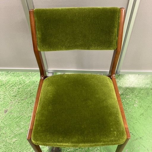 カリモク60+ ダイニングチェアー