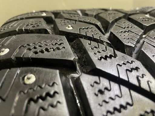 VREDESTEIN ICETRAC 205/55R16 タッドレス スパイクタイヤ VW ゴルフ5 VREDESTEIN ICETRAC 205/55R16 タッドレス スパイクタイヤ VW ゴルフ5
