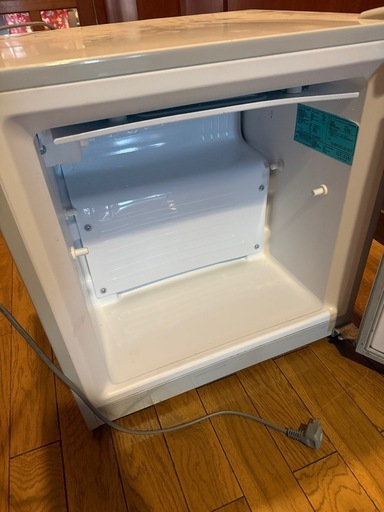 ほぼ新品　冷凍庫