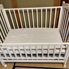 ベビーベッドの画像