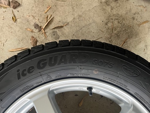 235/60R18スタッドレスタイヤセット