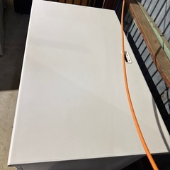 おすすめ！　美品 PLUS 事務机 デスク 1200×700×700mm 鍵付 の画像