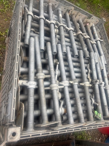 パイプジャッキベース10本セットDIY 固定ジャッキ 仮囲い 足場板 工事現場