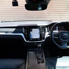 検査8年11月V60 T5モメンタム レザーPKG 実走6.8万km/9インチナビ/地デジ/バックカメラ/インテリセーフ/ACC/カープレイ/点検記録簿/無事故の画像