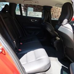 検査8年11月V60 T5モメンタム レザーPKG 実走6.8万km/9インチナビ/地デジ/バックカメラ/インテリセーフ/ACC/カープレイ/点検記録簿/無事故の画像