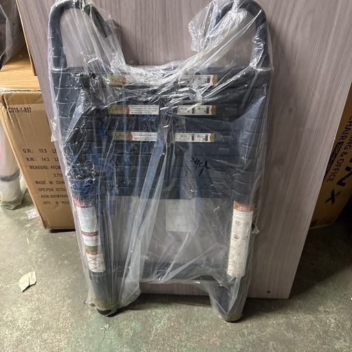 新品未使用品　箱無し RIKADE 伸縮はしご 耐荷重150kg 軽量 持ち運びやすい 折り畳み 伸縮梯子 多機能アルミはしご 自動ロック スライド式 伸縮自在 梯子 室内室外両用 スライド式 フック付き (ブラック, 2.6m)