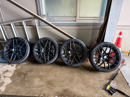 【取引中】
ドイツ車　19インチタイヤ 