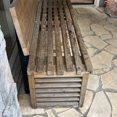 水弾く塗装　木製ベンチの画像