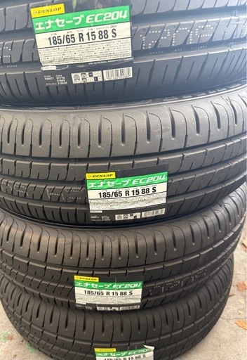 新品タイヤ　4本