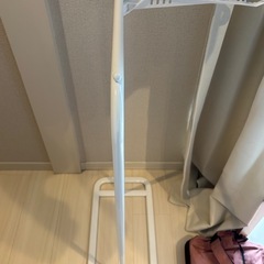 ハンガーラックの画像