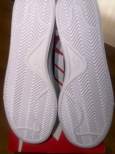 NIKEコートローヤル