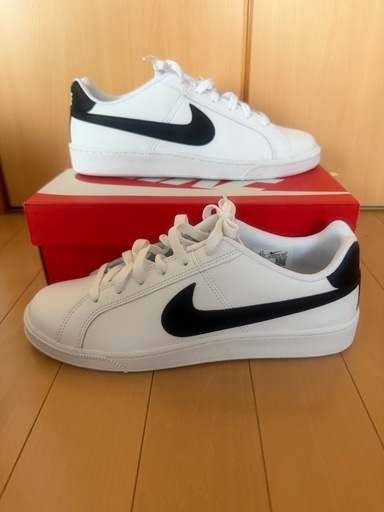 NIKEコートローヤル