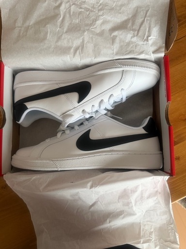 NIKEコートローヤル