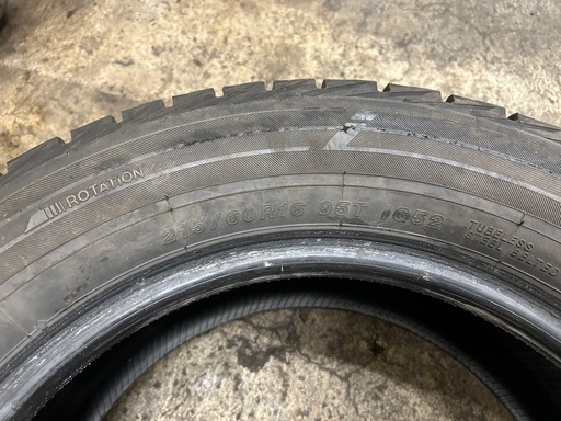 215/60R16ヨコハマタイヤ